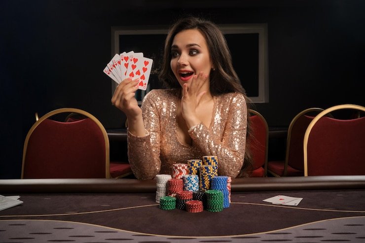 Studio live dealer Evolution Gaming dengan dealer profesional di meja blackjack berkamera HD